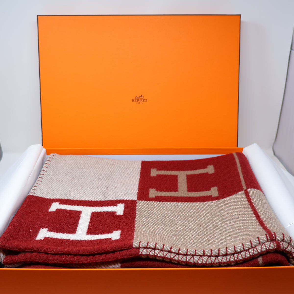 $2000 NEW HERMES Avalon III throw blanket Wool Cashmere écru rouge