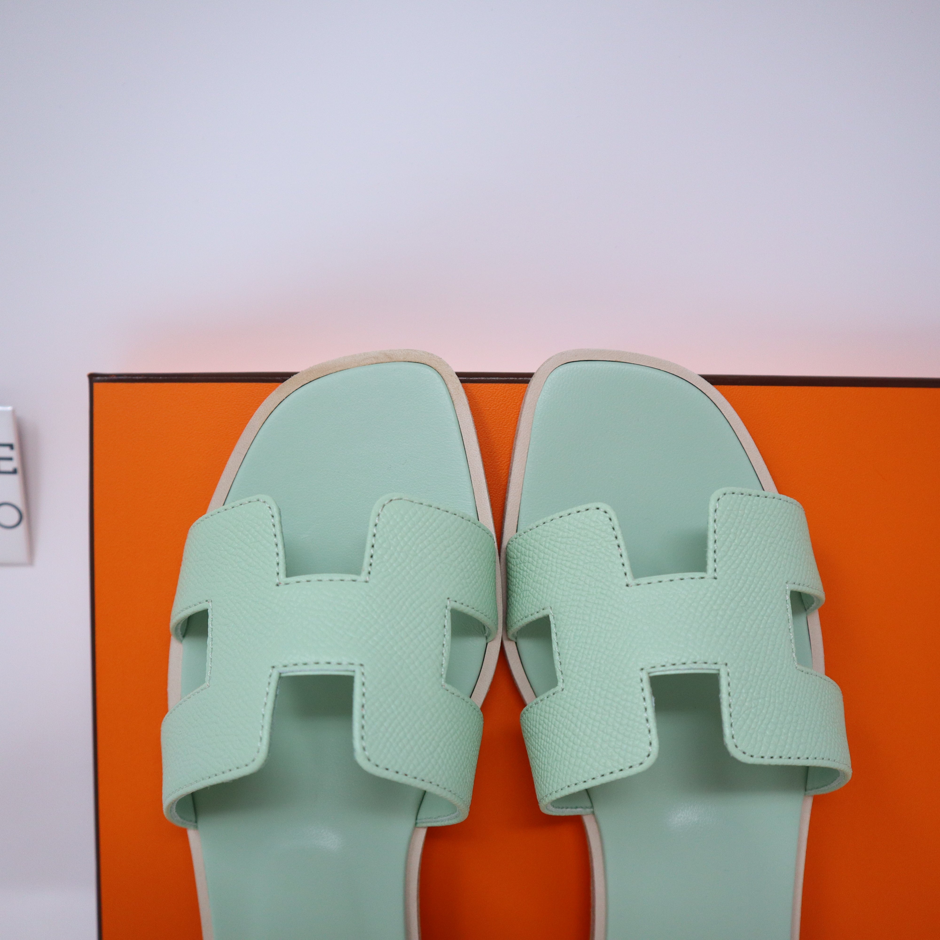 Hermes Oran Sandals Vert Jade Epsom 39.5 EU – Madison Avenue Couture