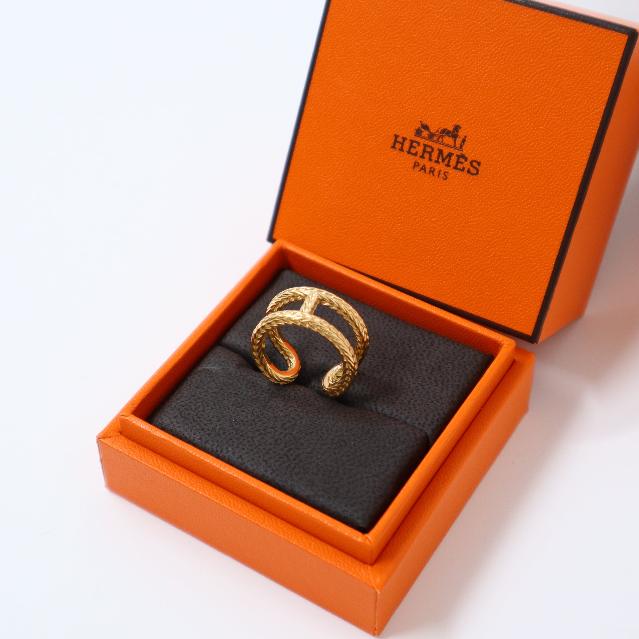 $3975 Hermes Chaine d'ancre Danae ring Yellow Gold 18K small