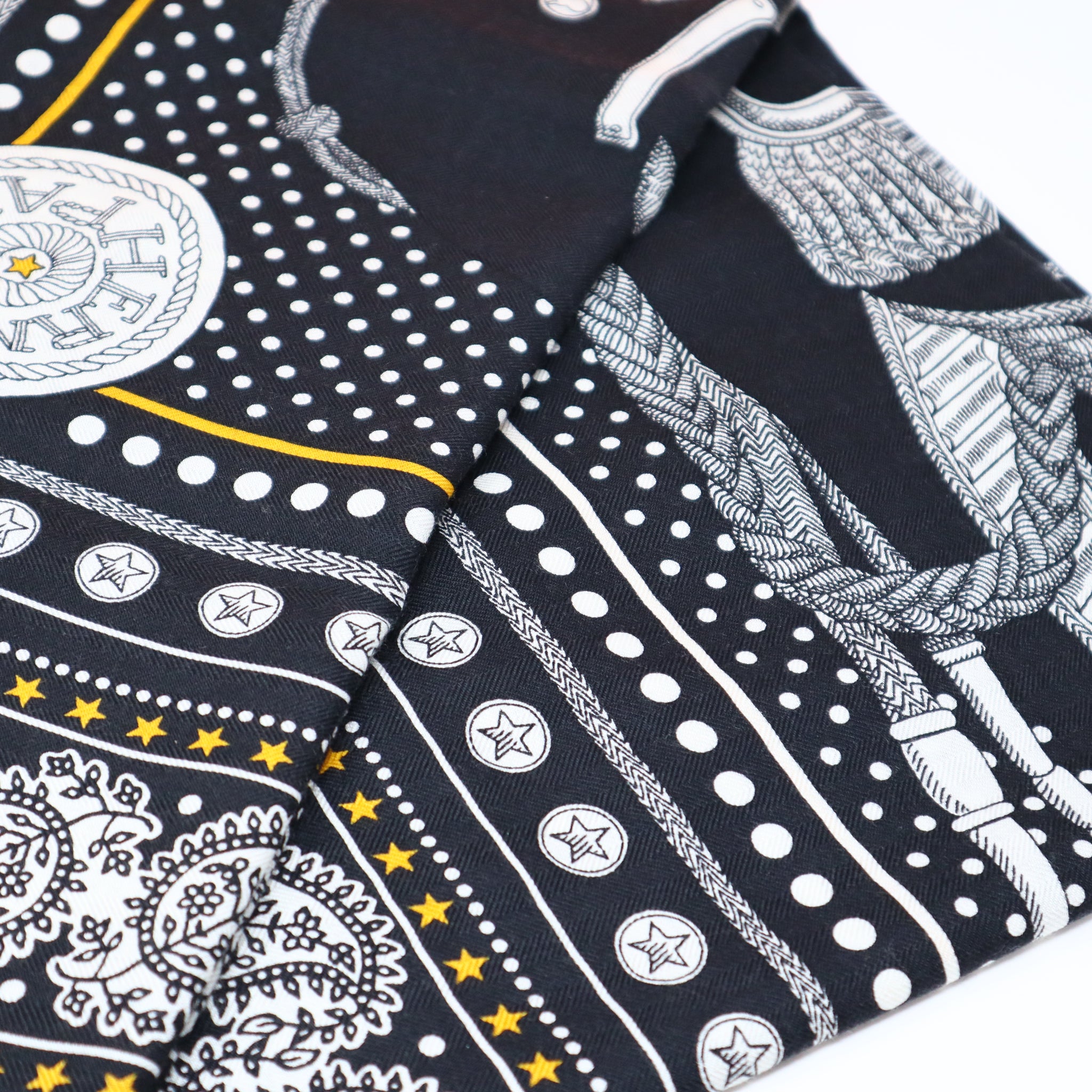 (HERMES) カレジェアン140 Zouaves et Dragons Bandana Zouaves et Dragons Bandana shawl 140 | Hermès Canada
