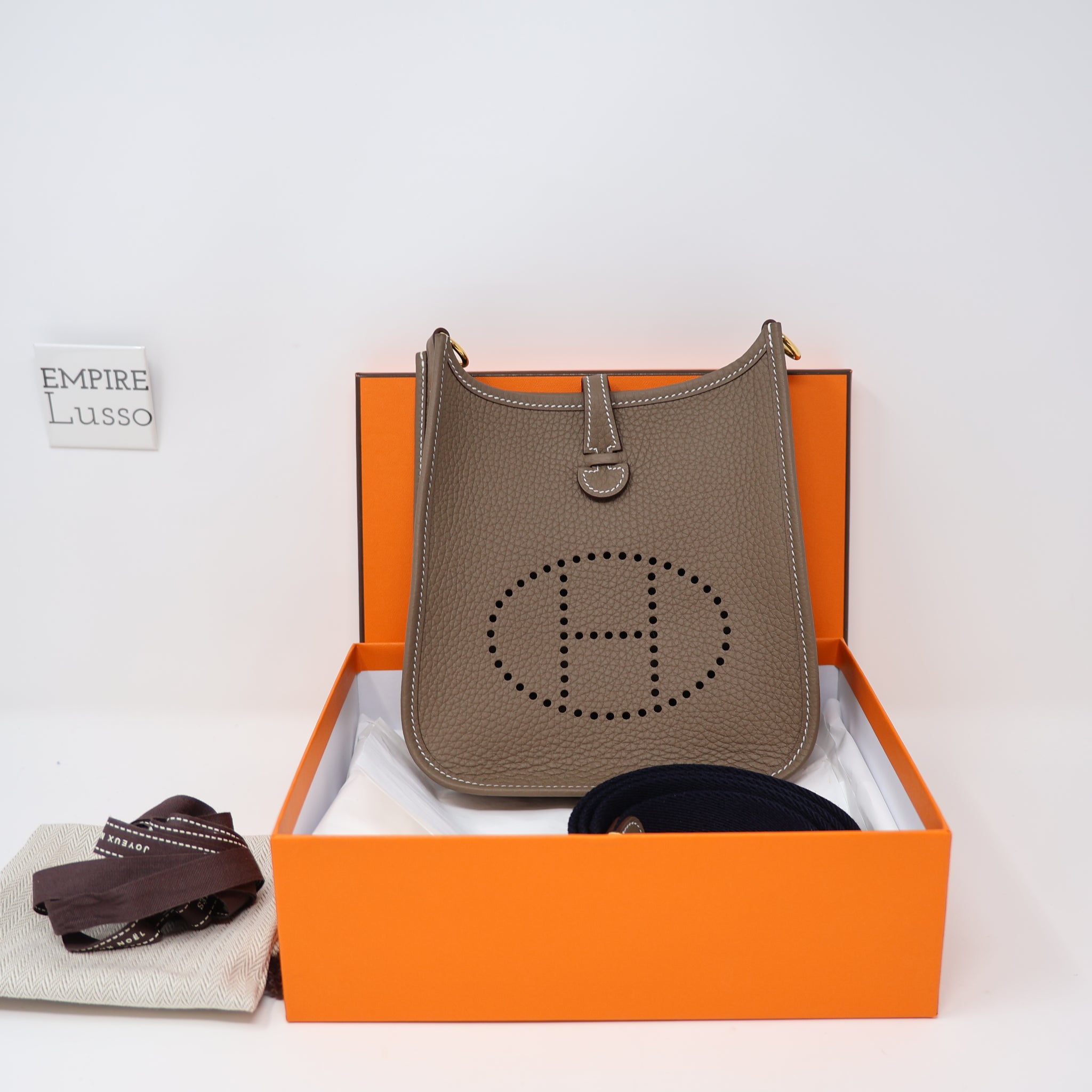 エルメス　オアジス　エトゥープ　35 NEW HERMES EVELYN CLEMENCE MINI TPM ETOUPE GOLD HARDWARE W STAMP