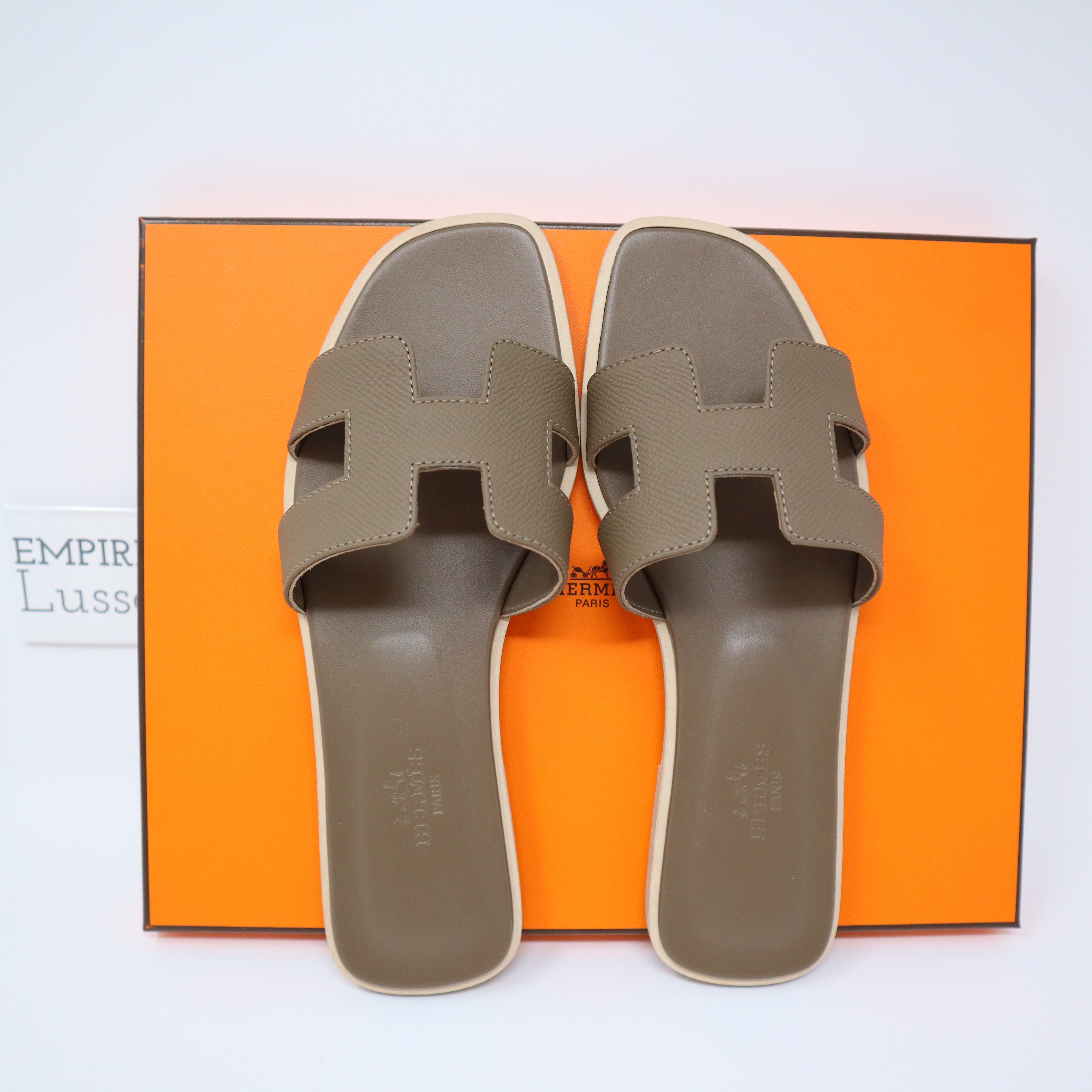 Hermes White Oran Leather Box Calfskin Sandals 39 - Chicjoy