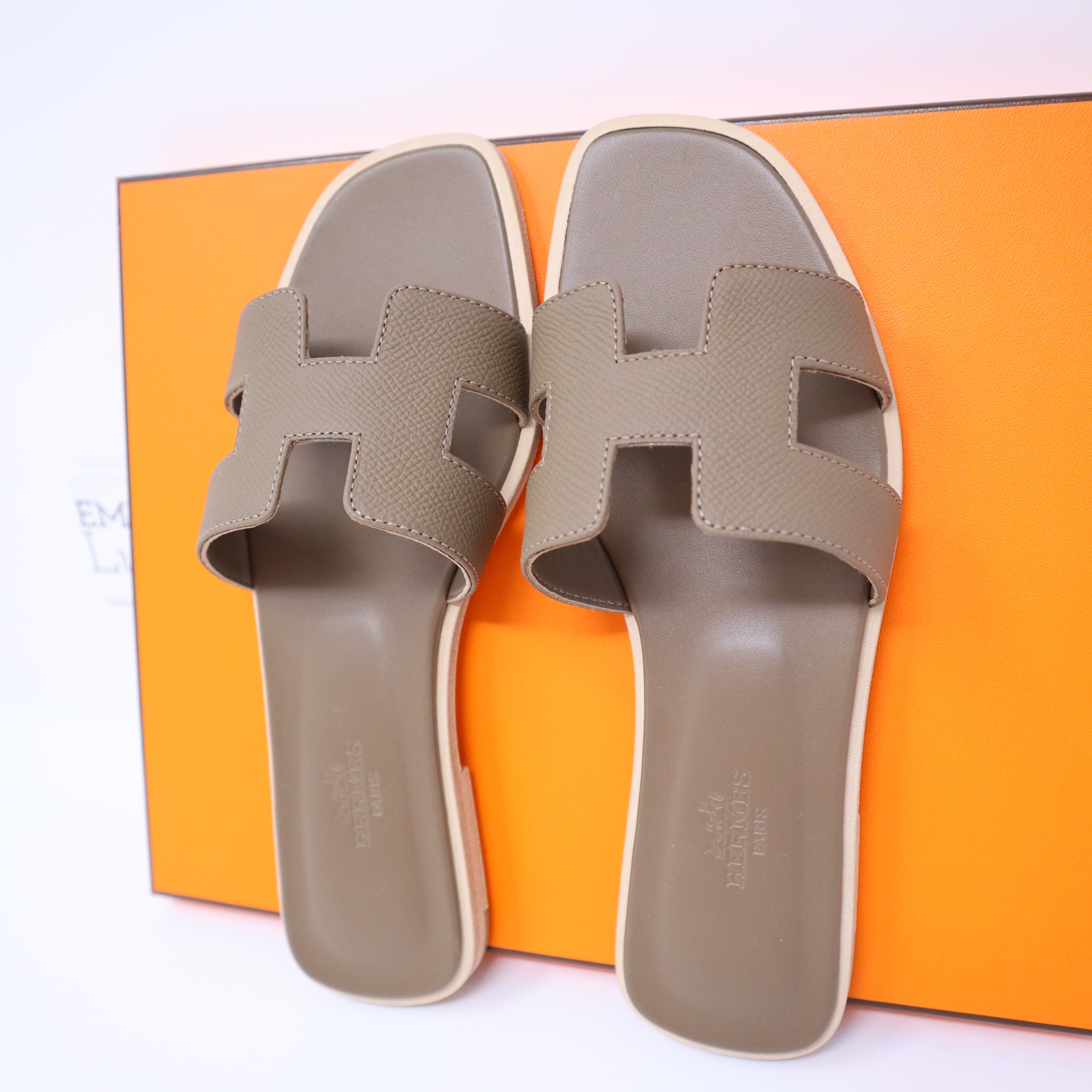 Hermes classic Oran sandals in epsom etoupe