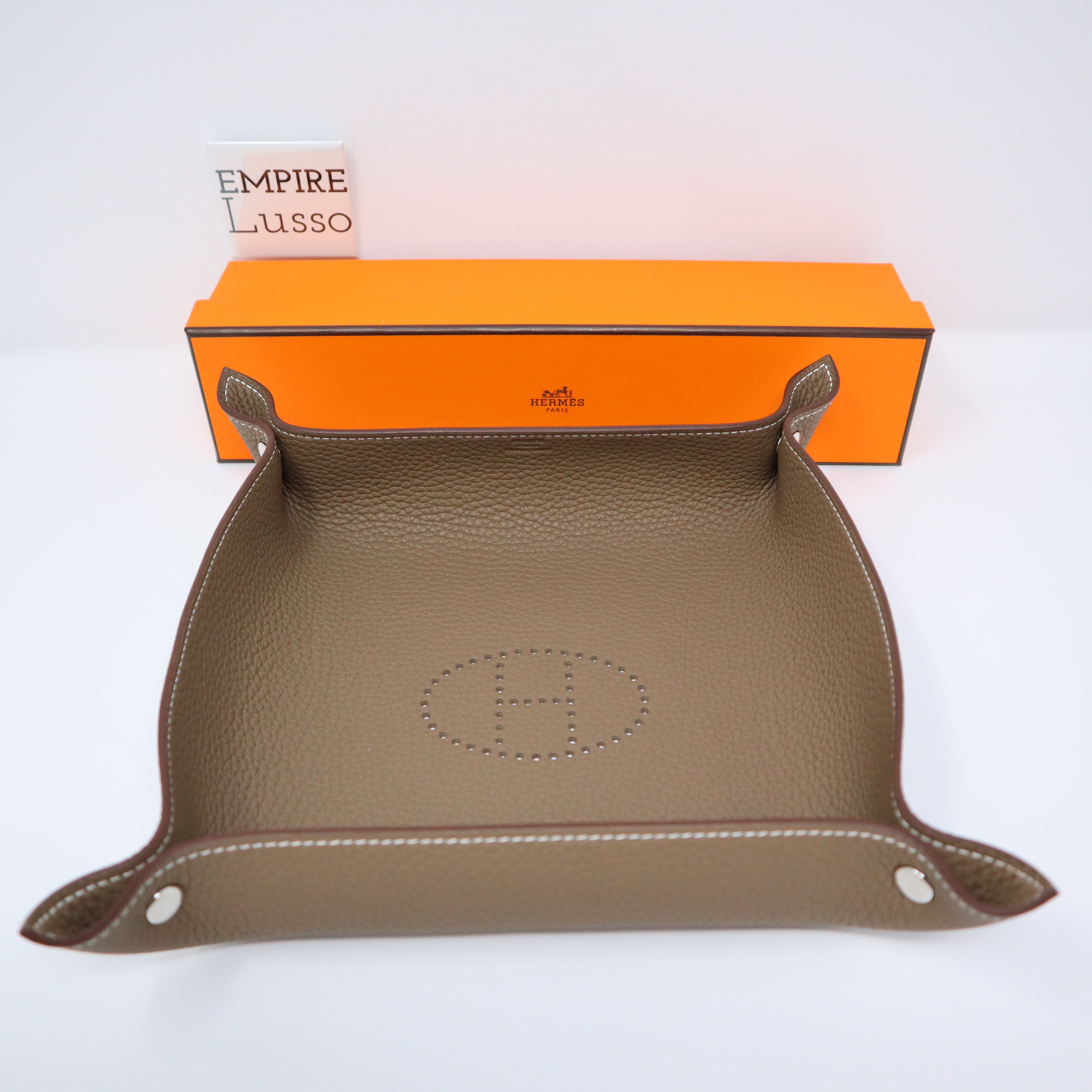 HERMES H TRAY LEATHER JEWELRY Mises et Relances change tray etoupe 18 –  Empire Lusso