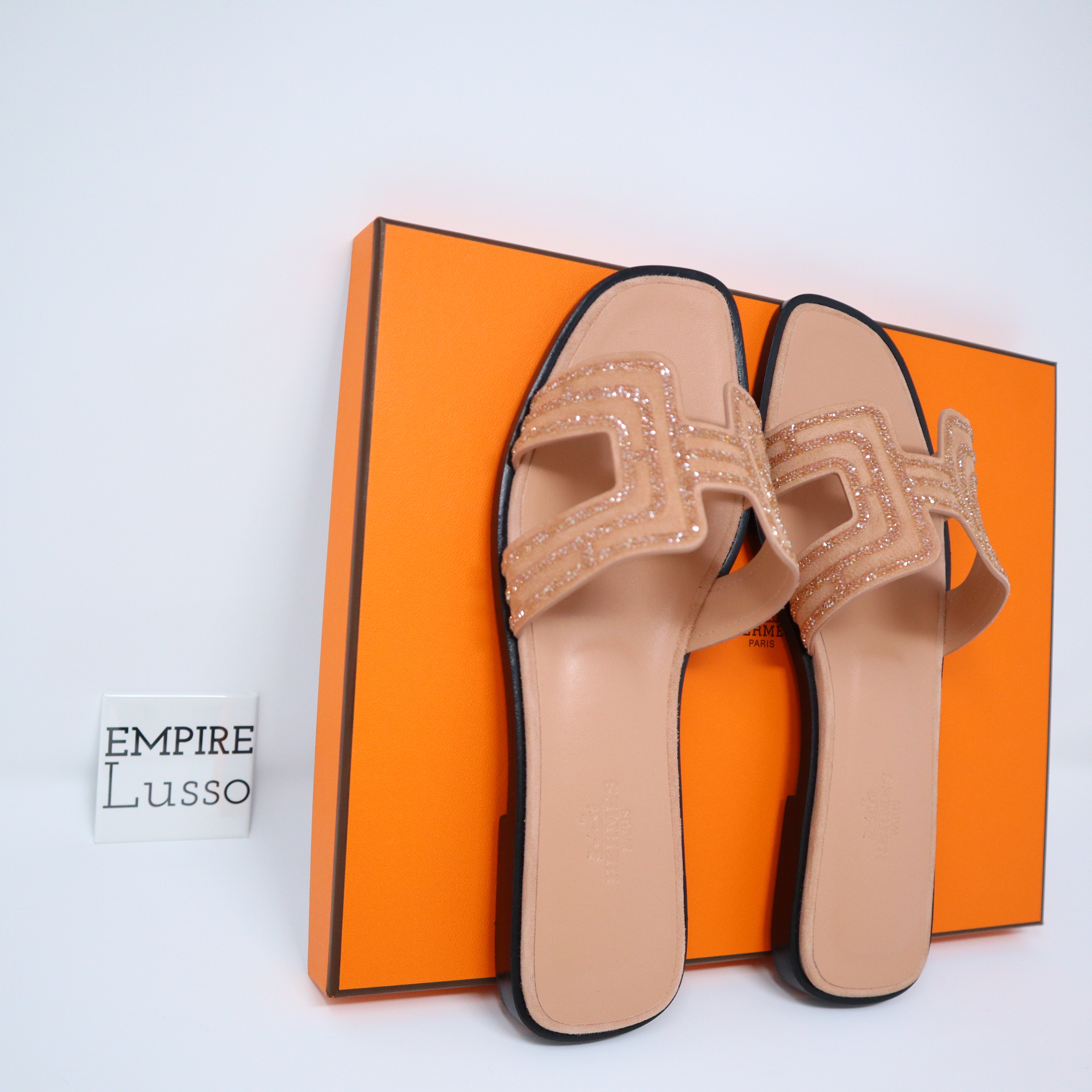 Hermes Oran Sandal Rouge Blush Chevre 37  Wood heel, Hermes oran sandal,  Embossed leather