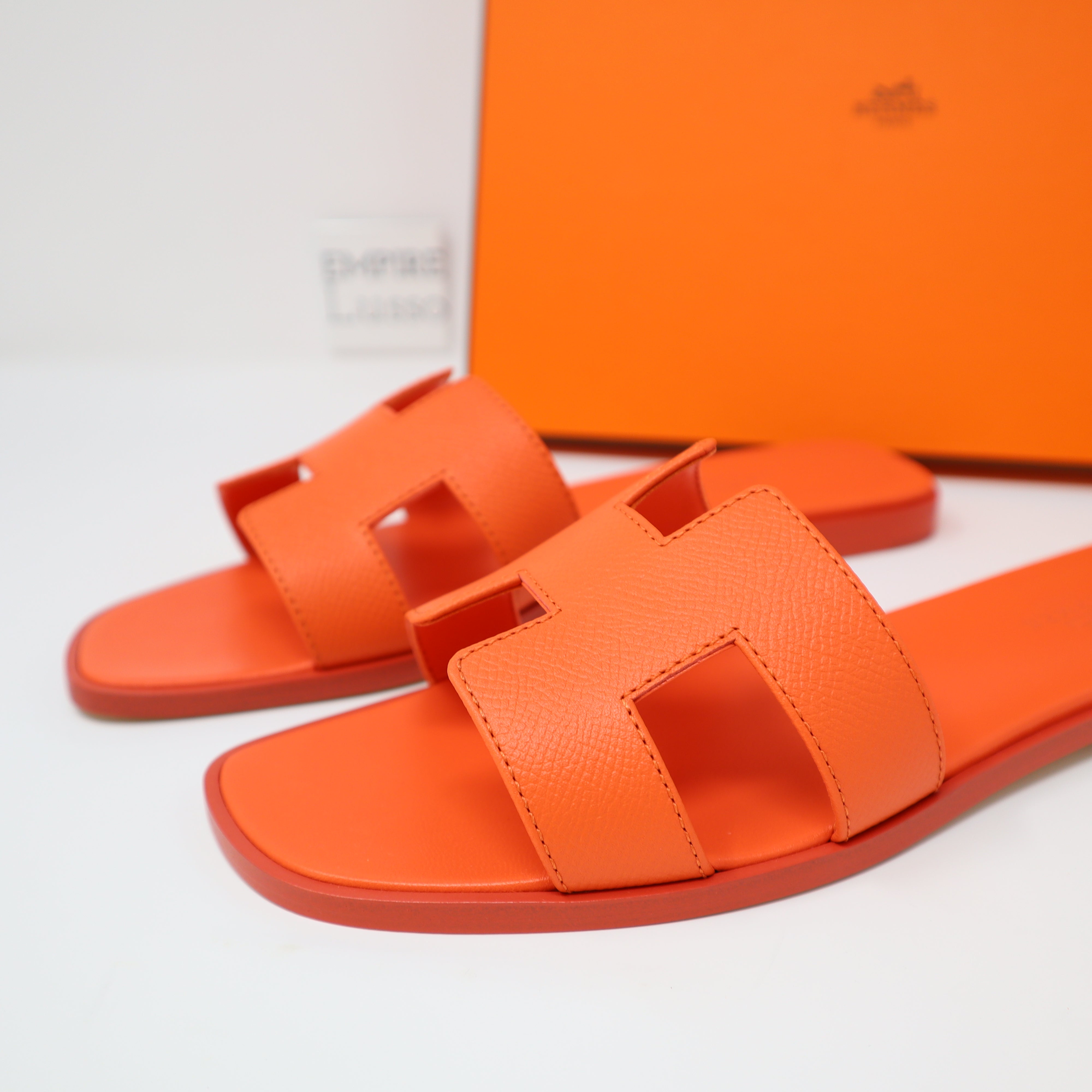 Hermès Oran sandal $1,800 Rose Jaipur Shiny Lizard US H212179Z 2L360  #hermesnewin #hermesoran #hermesoransandals