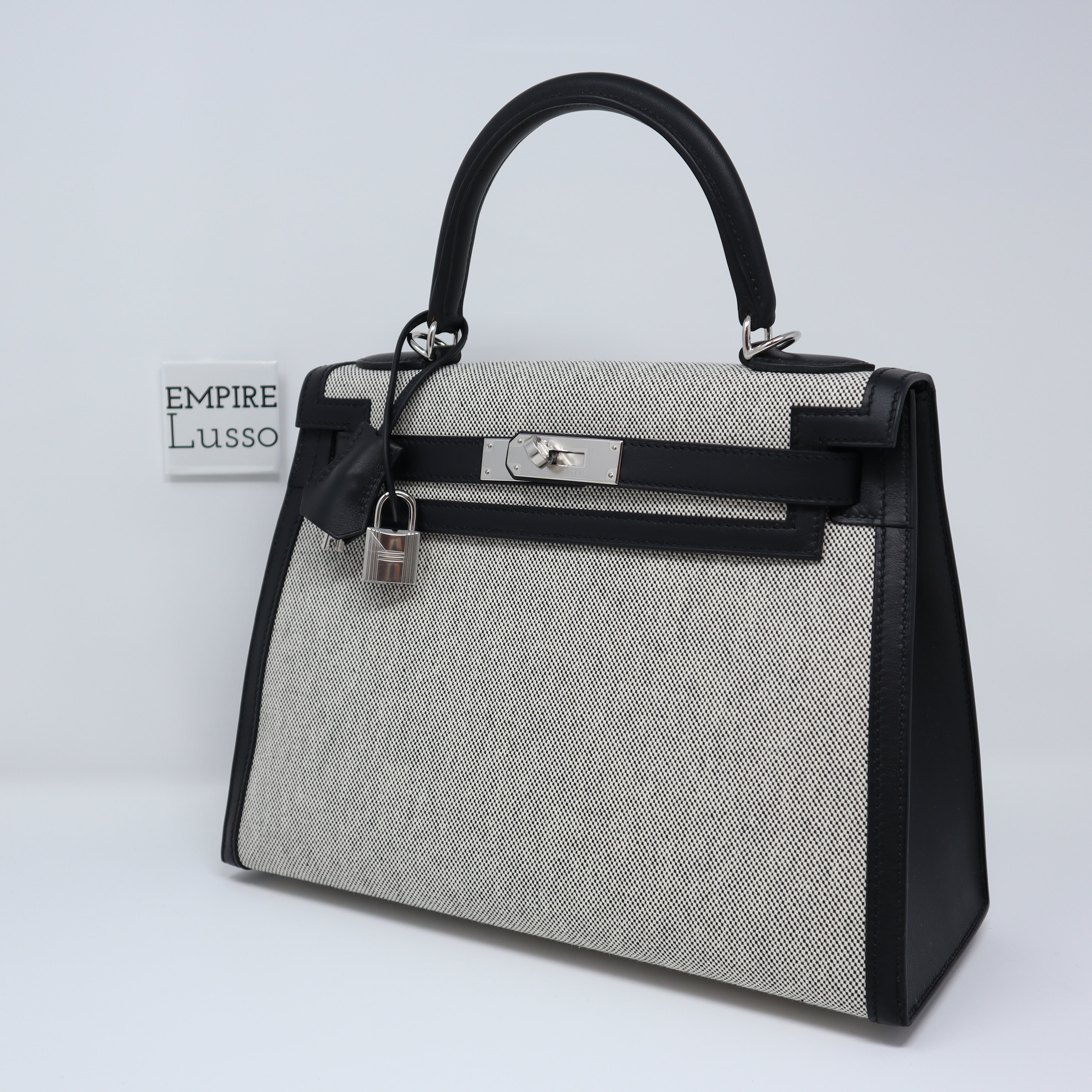 Hermes Kelly Bag 28CM Barenia Leather Palladium Hardware, CK89 Noir