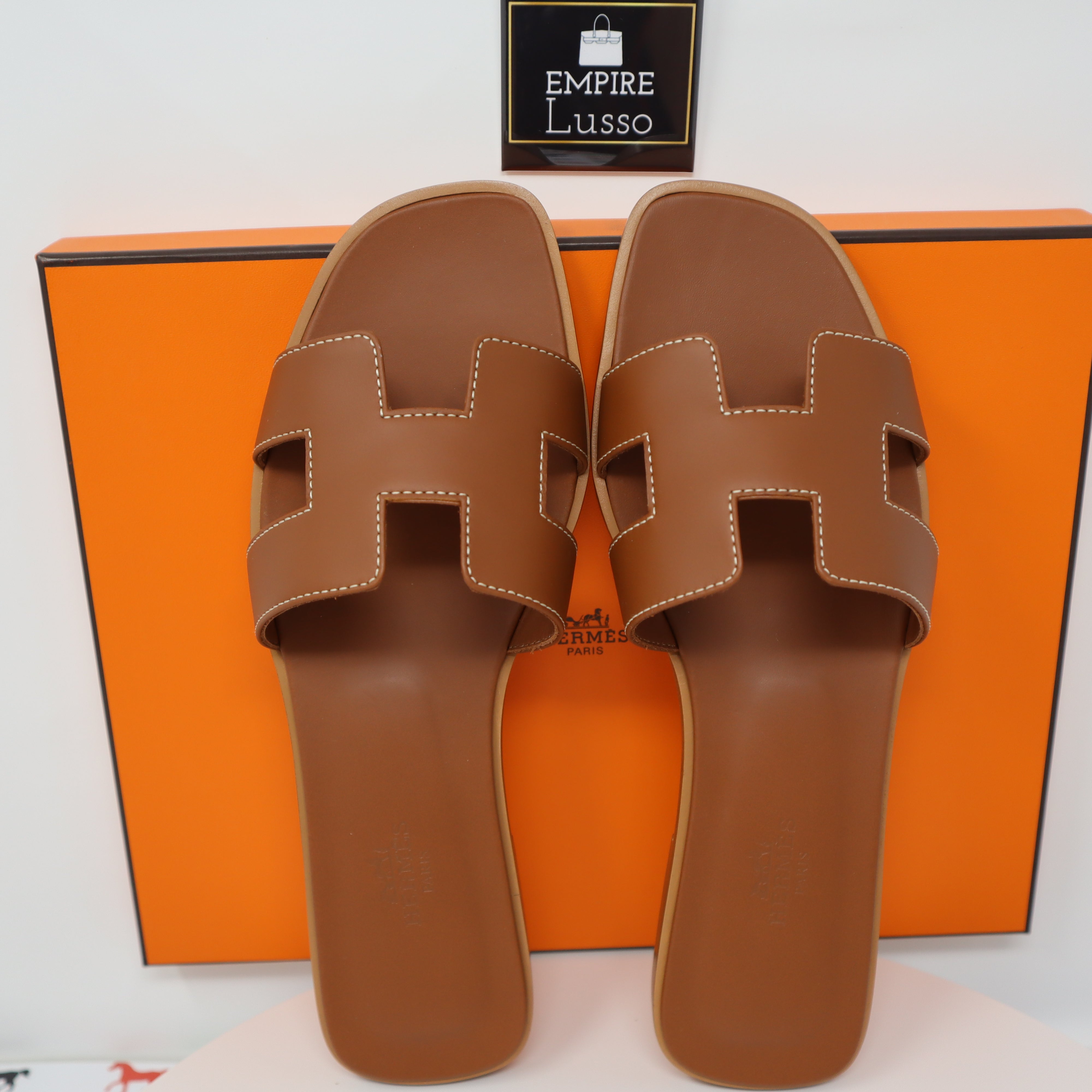 importere pin placere $630 38 NEW HERMES ORAN H SANDALS SLIPPERS CLASSIC ALL GOLD CLASSIC BR –  Empire Lusso